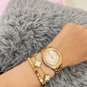 Gold flower bracelet