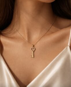 Eterna Heart Key Gold Chain